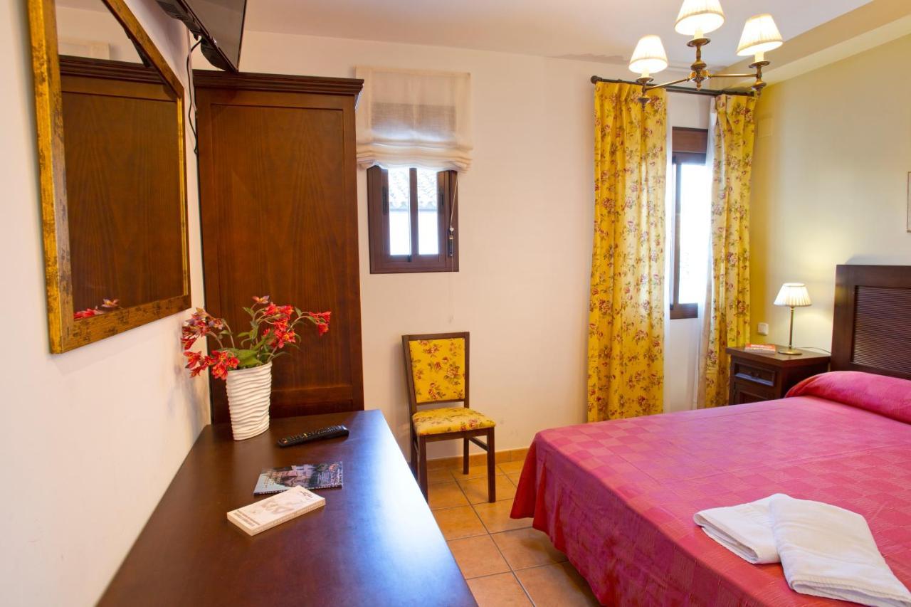 Hostal Rural Zahara Саара-де-ла-Сьерра Экстерьер фото