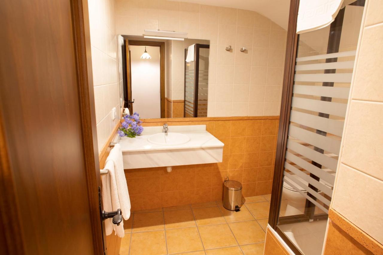 Hostal Rural Zahara Саара-де-ла-Сьерра Экстерьер фото