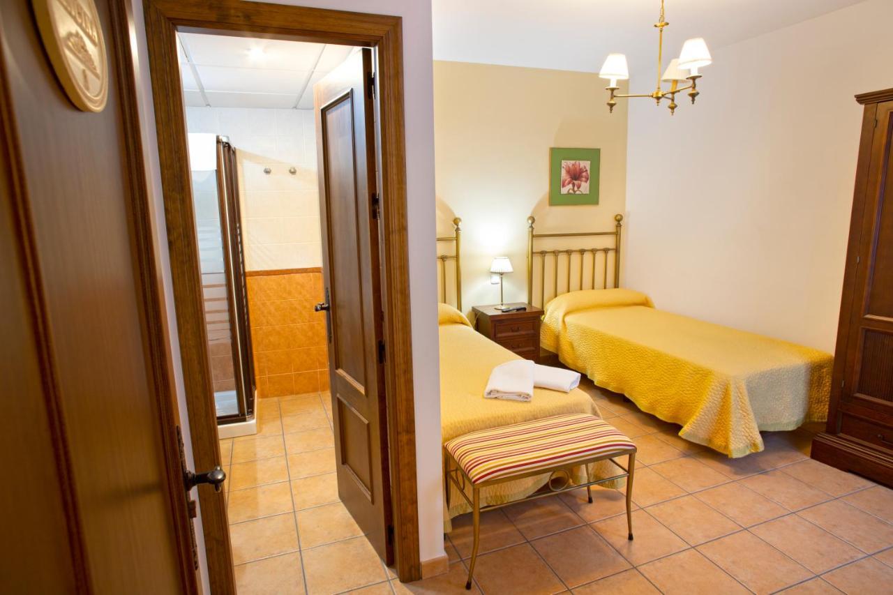 Hostal Rural Zahara Саара-де-ла-Сьерра Экстерьер фото