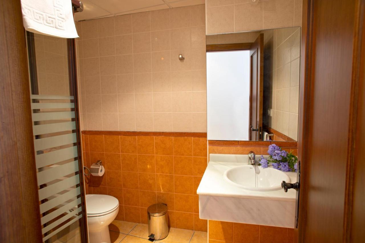 Hostal Rural Zahara Саара-де-ла-Сьерра Экстерьер фото